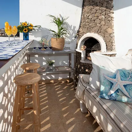 Feriehus Casa Toral Amazing Seafront